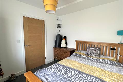 43 Gwartha Close, St Austell, PL25 3GF