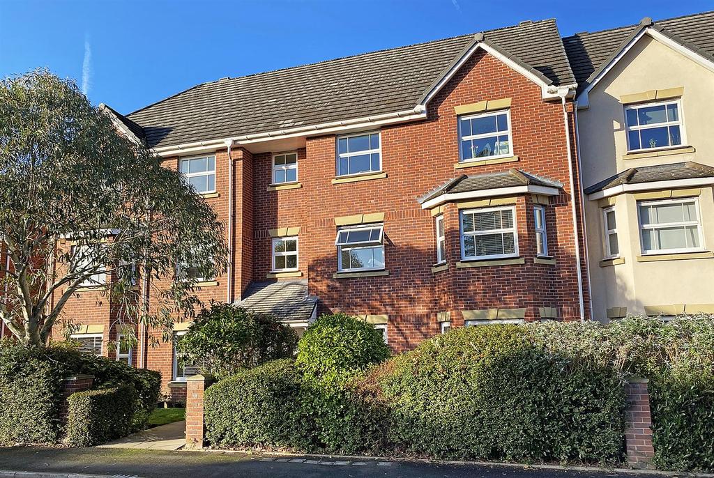 Kentmere Road, Timperley 2 bed apartment for sale £180,000