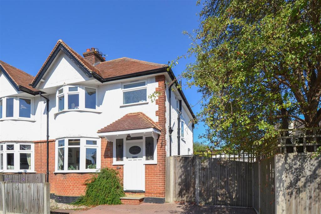 Clare Road, Whitstable 3 bed house £1,600 pcm (£369 pw)