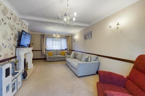 18 Uvedale Crescent, New Addington, Croydon, CR0 0BP