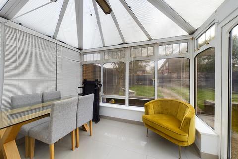 18 Uvedale Crescent, New Addington, Croydon, CR0 0BP