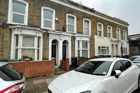 3 bedroom house to rent - Denmark Street, London
