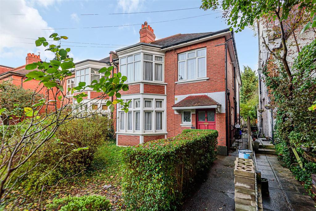 Park Hill, Carshalton 3 bed flat for sale £425,000