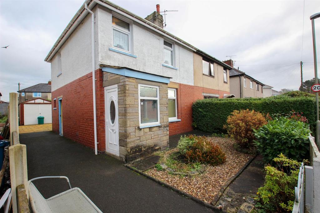 Seedall Avenue, Clitheroe, Ribble Valley 3 bed semidetached house £