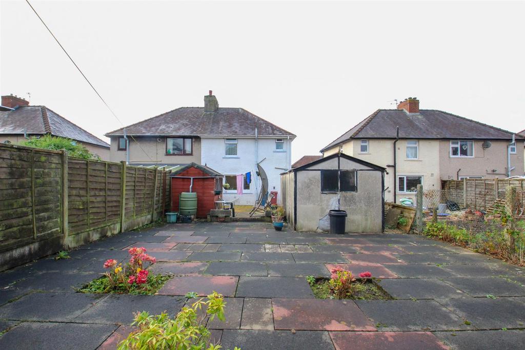 Seedall Avenue, Clitheroe, Ribble Valley 3 bed semidetached house £