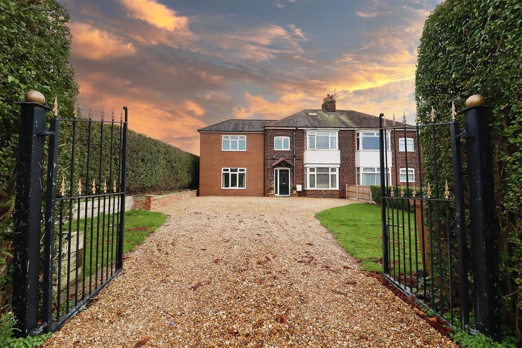 Skillings Lane, Brough 3 bed semidetached house £325,000