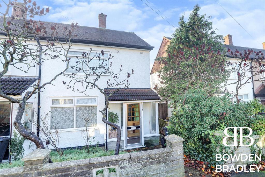 Arrowsmith Road, Chigwell 2 bed end of terrace house for sale £350,000