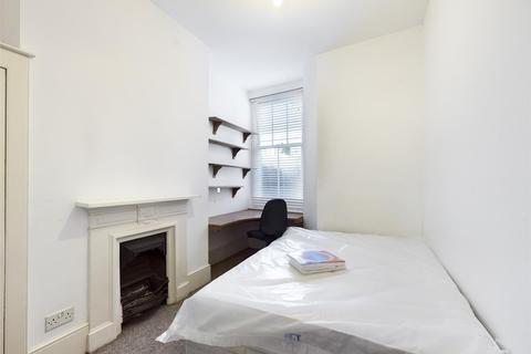 5 bedroom terraced house to rent - Trinity Street, Brighton