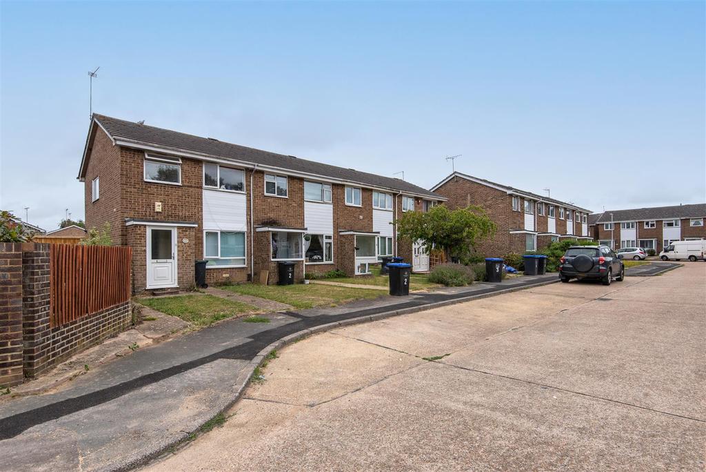 Coleridge Close, GoringBySea, Worthing 3 bed end of terrace house to