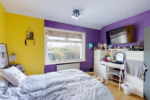 3 bedroom semi-detached house for sale - Invicta Road, Margate