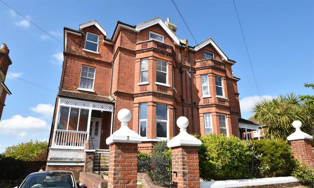 Wykeham Road, Hastings 2 bed flat £895 pcm (£207 pw)