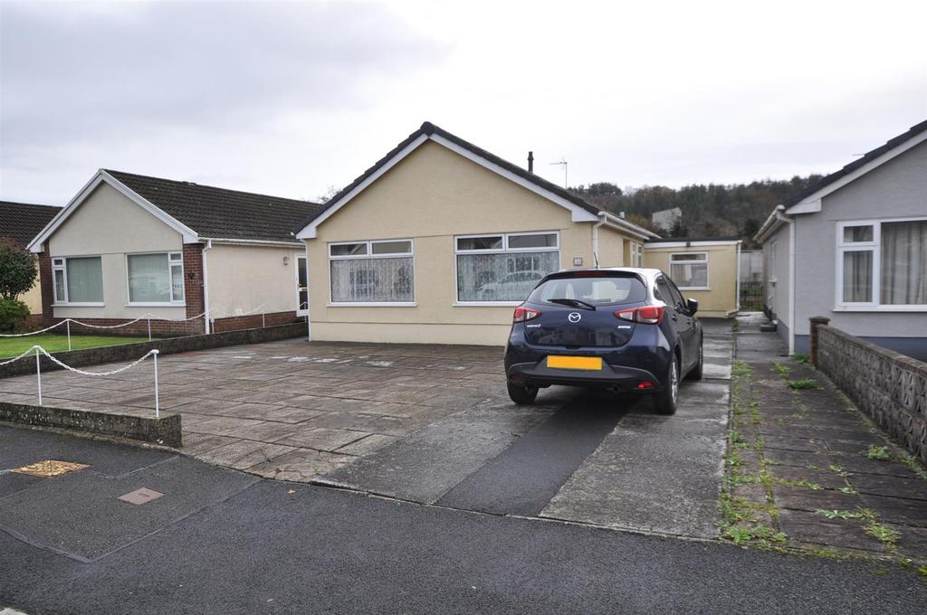 Cilddewi Park, Johnstown, Carmarthen 3 bed detached bungalow for sale
