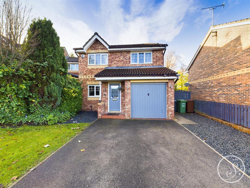 Lime Tree Close, Leeds 3 bed detached house - £1,350 pcm (£312 pw)