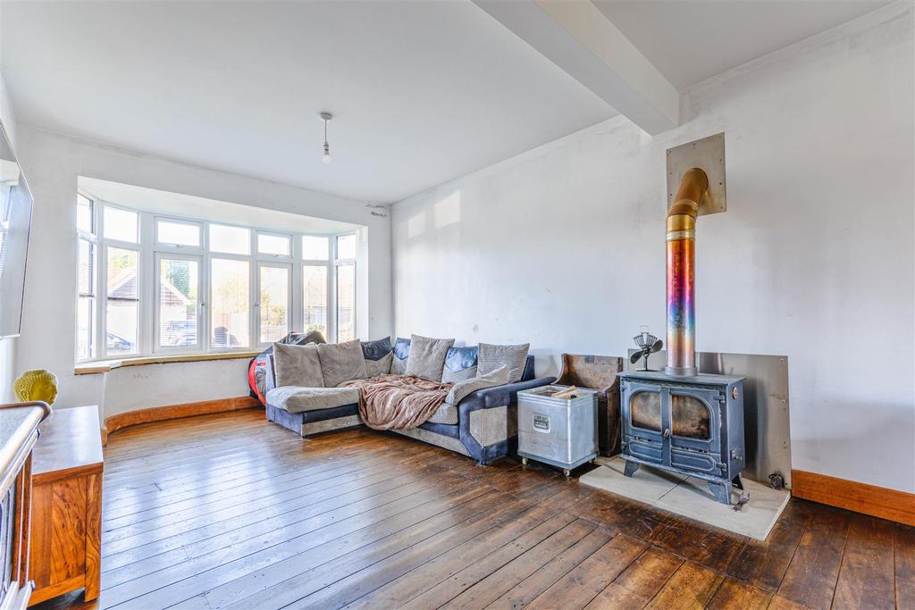 Thorne Crescent, BexhillOnSea 4 bed detached bungalow £500,000