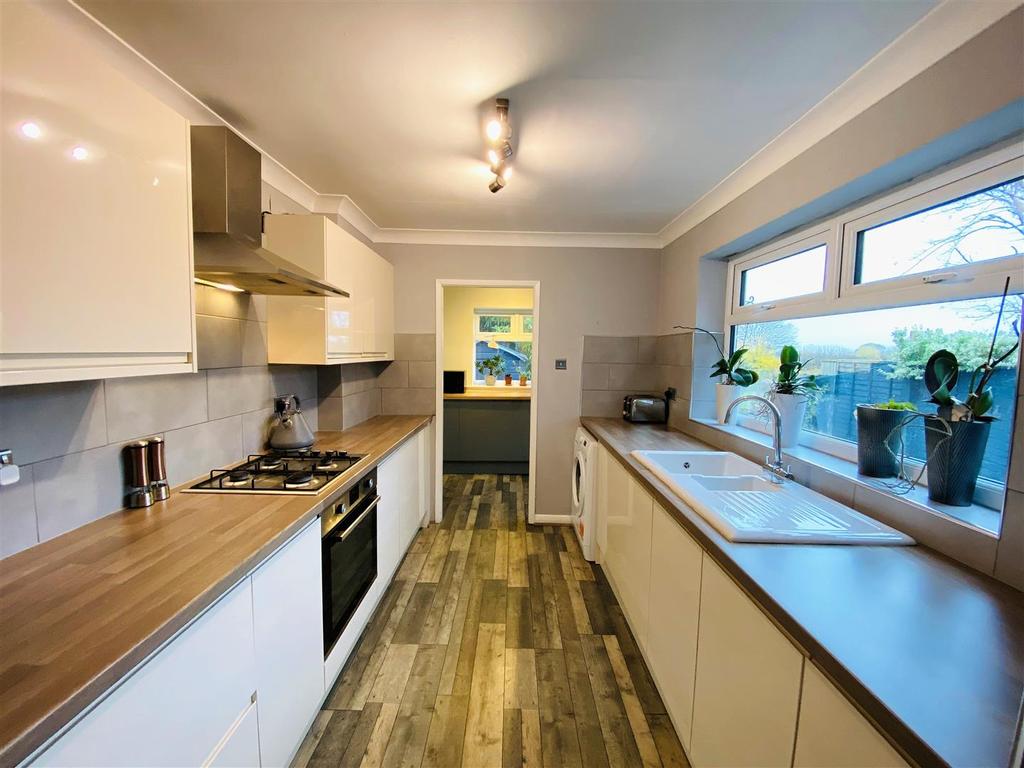 St. Leonards Avenue, Osgodby, Selby 3 bed semidetached house £220,000