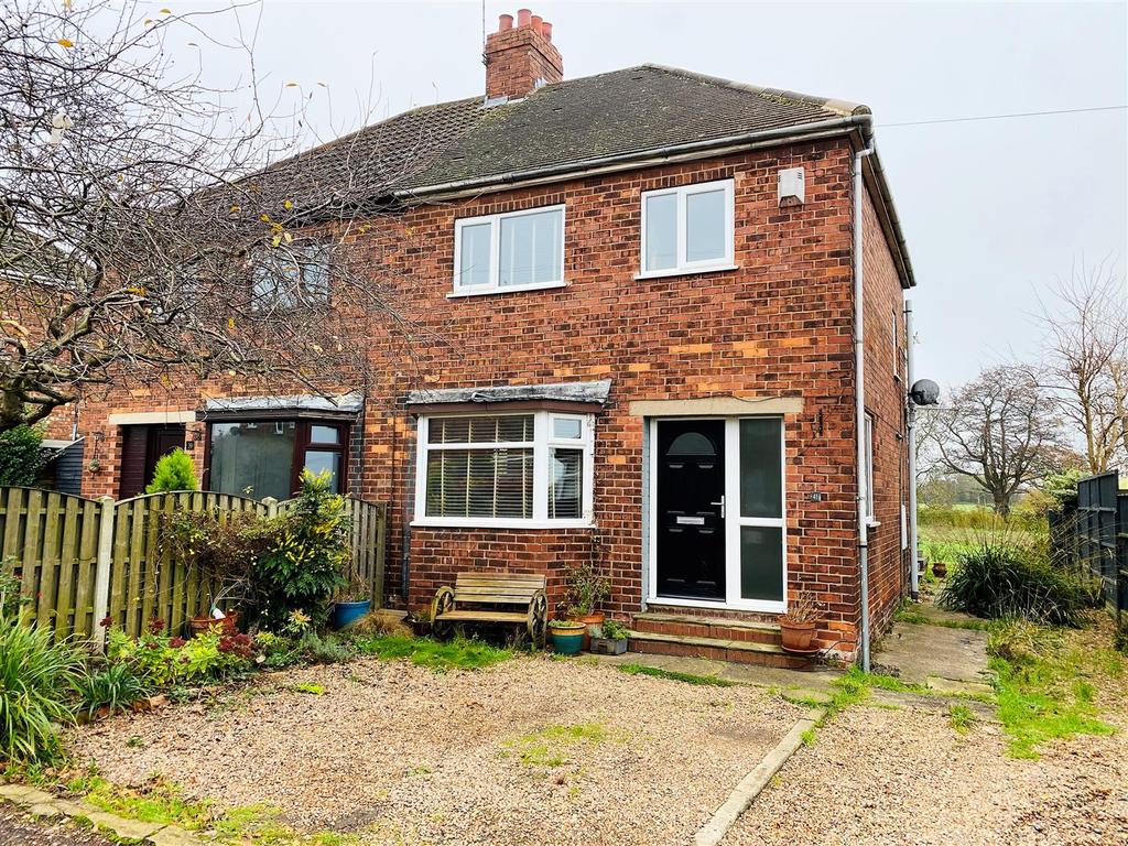 St. Leonards Avenue, Osgodby, Selby 3 bed semidetached house £220,000