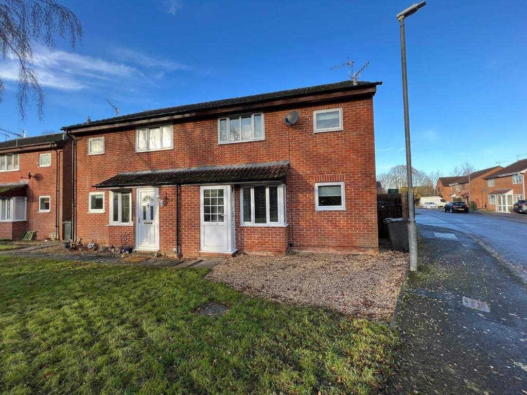 Close, Haydon Wick 1 bed end of terrace house £150,000