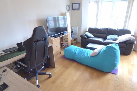 2 bedroom apartment to rent - Russell Place, Sale, M33 7LD
