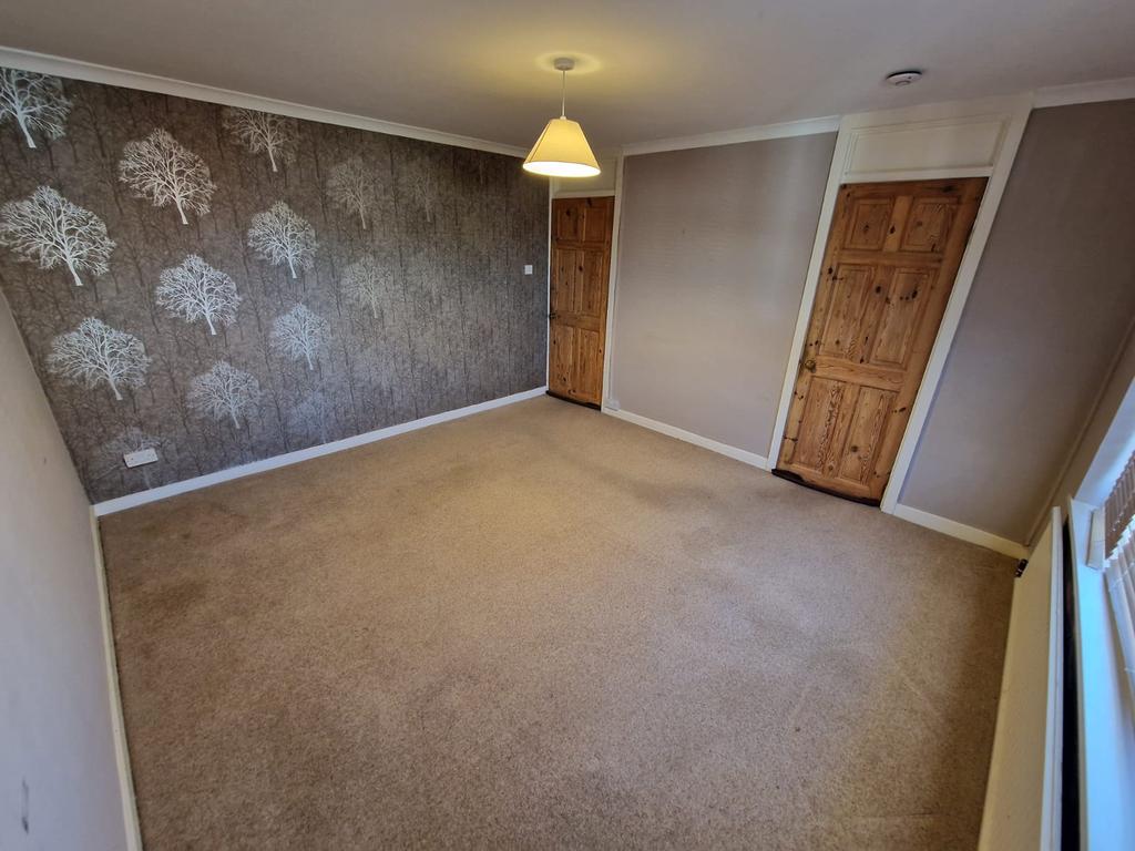 Wilkinson Close, Sutton Coldfield, B73 2 bed flat £695 pcm (£160 pw)