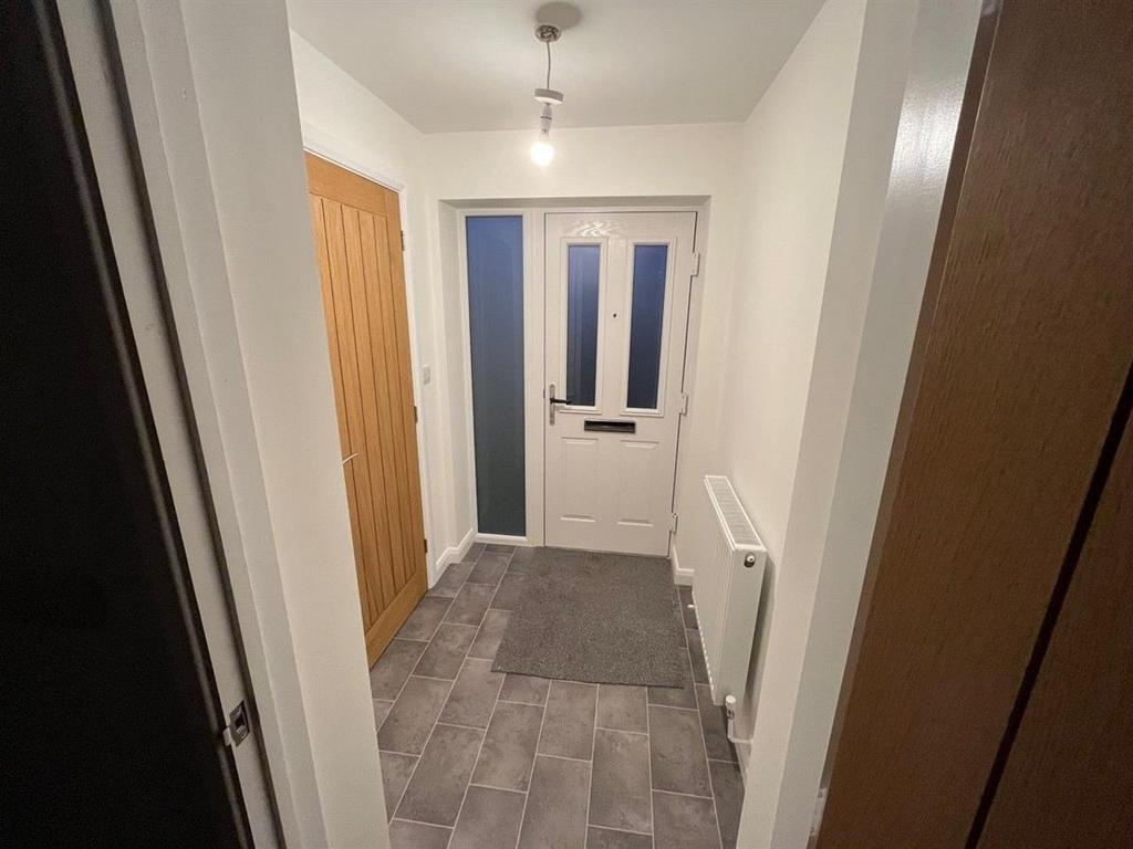 a Sandwich Road, Eythorne, Dover 3 bed detached house £1,250 pcm (£