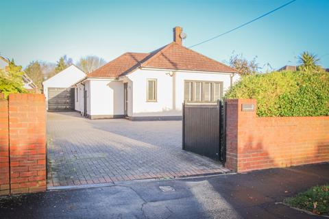 4 bedroom detached bungalow for sale - Ashleigh Close, Hythe