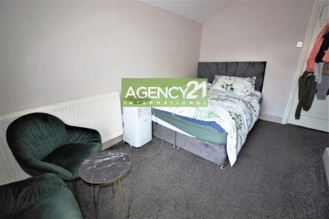 2 bedroom flat for sale, Green Street, Plaistow, E13