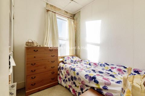 126 Braidwood Road, London, SE6 1QZ
