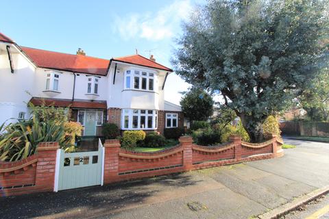 3 bedroom semi-detached house for sale - Fairfield Avenue, Upminster RM14