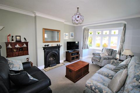 3 bedroom semi-detached house for sale - Fairfield Avenue, Upminster RM14