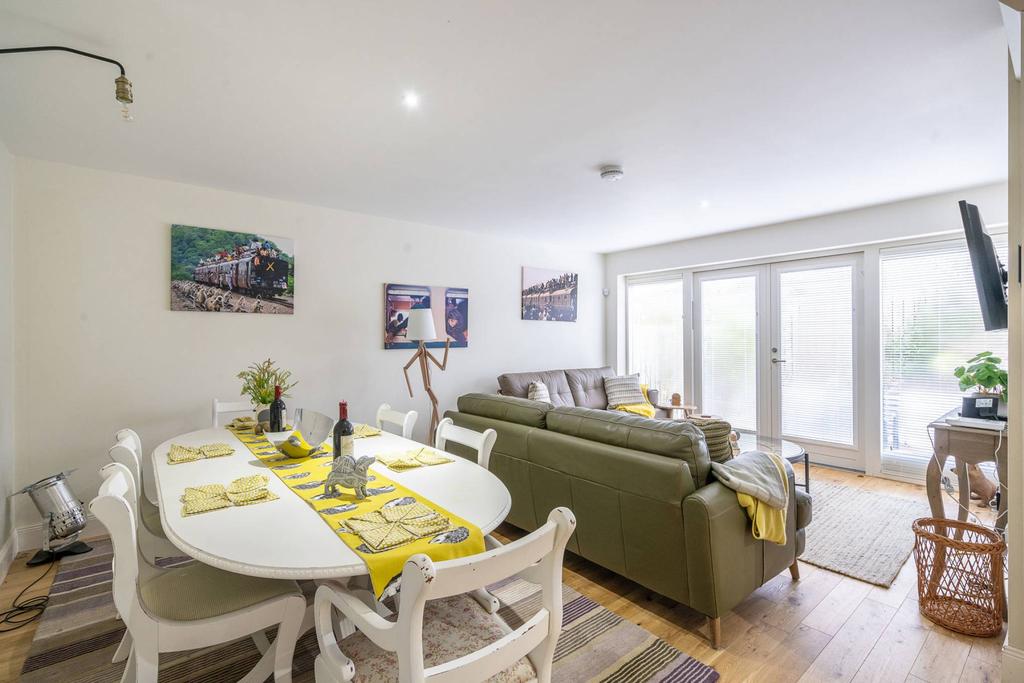 Pentland Holiday Cottages Nine Mile Burn, Penicuik, EH26 9LZ Property