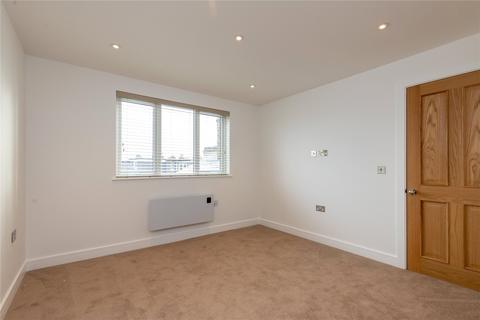 2 bedroom maisonette to rent, Bolton Road, Windsor, Berkshire, SL4