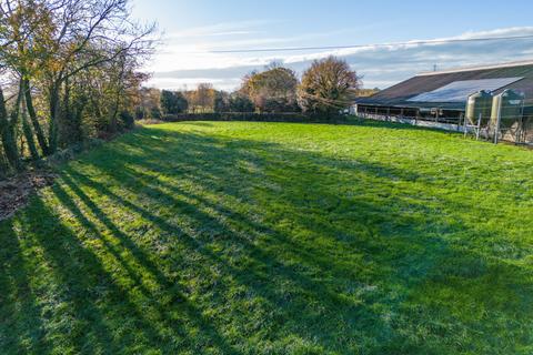 5 bedroom property with land for sale - Boggart House Farm, Station Lane, Barton, Preston