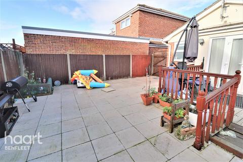 2 bedroom semi-detached bungalow for sale, Newlands Road, Canvey Island