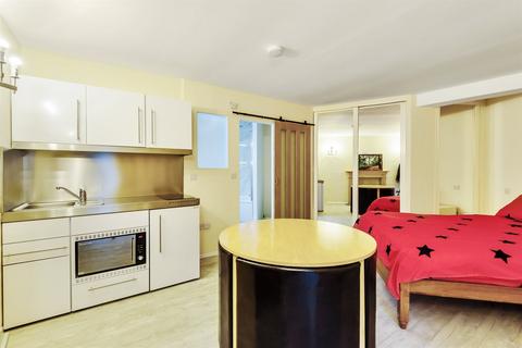 undefined, Canal Way, Reading, RG1