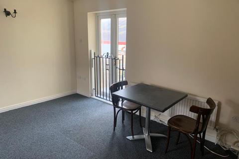 2 bedroom flat to rent - Holderness Road, Hull, Yorkshire, HU9
