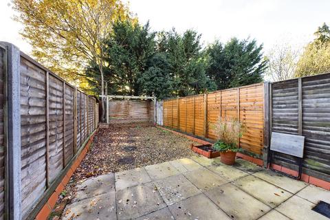 19 Beech Close, Hardwicke, Gloucester, GL2 4YE