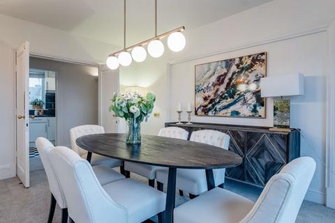 4 bedroom flat to rent, Penthouse B Strathmore Court Park Road, London