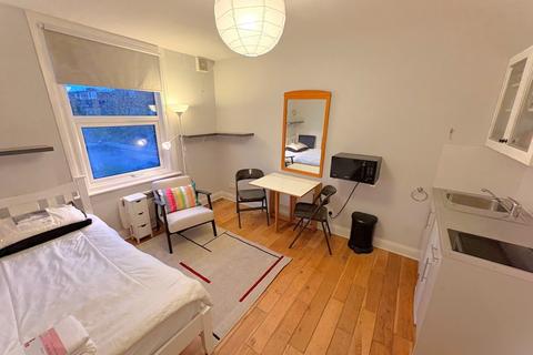 undefined, Lower Mortlake Road, Richmond, Surrey TW9