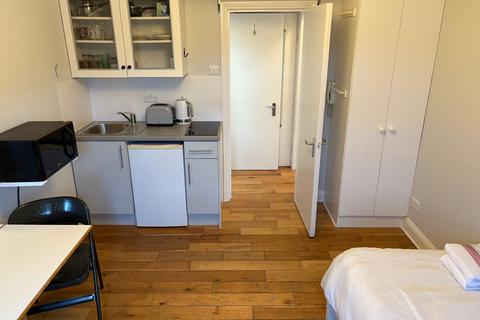 undefined, Lower Mortlake Road, Richmond, Surrey TW9