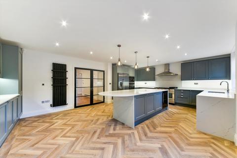 4 bedroom semi-detached house to rent - Grove End Road, London, NW8