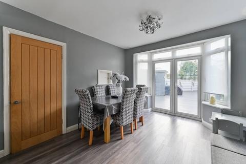 5 bedroom end of terrace house for sale - Henley Avenue, North Cheam, Sutton, SM3