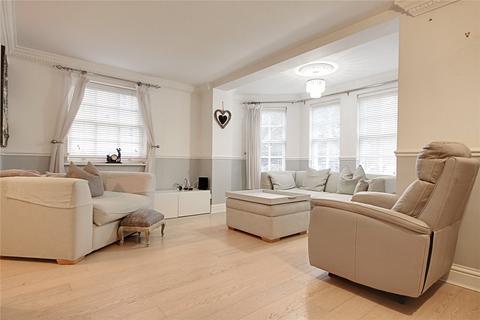 Buchanan Close, London, N21