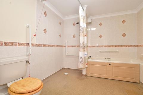 1 bedroom flat for sale, Hadlow Road, Tonbridge, Kent