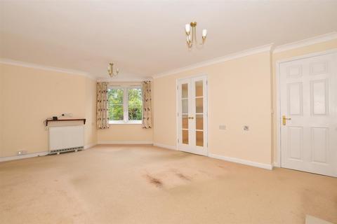 1 bedroom flat for sale, Hadlow Road, Tonbridge, Kent