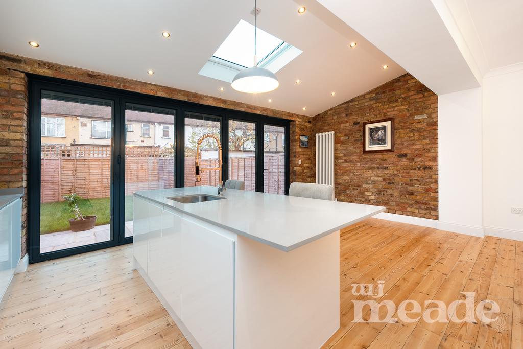 Leonard Road, Chingford, E4 4 bed terraced house for sale £625,000