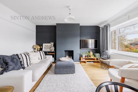 129 Cavendish Avenue, London, W13 0JY