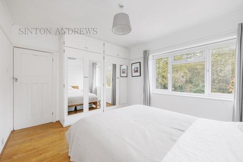 129 Cavendish Avenue, London, W13 0JY