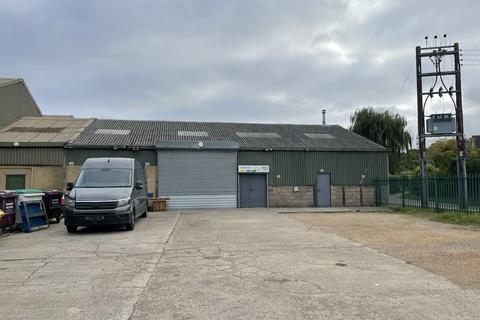 Industrial unit to rent - Unit 4/5 Church Farm, Leckhampton, Cheltenham, GL53 0QJ