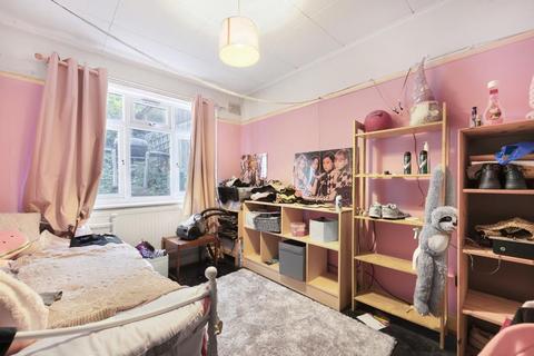 47 Sandall Close, London, W5 1JF