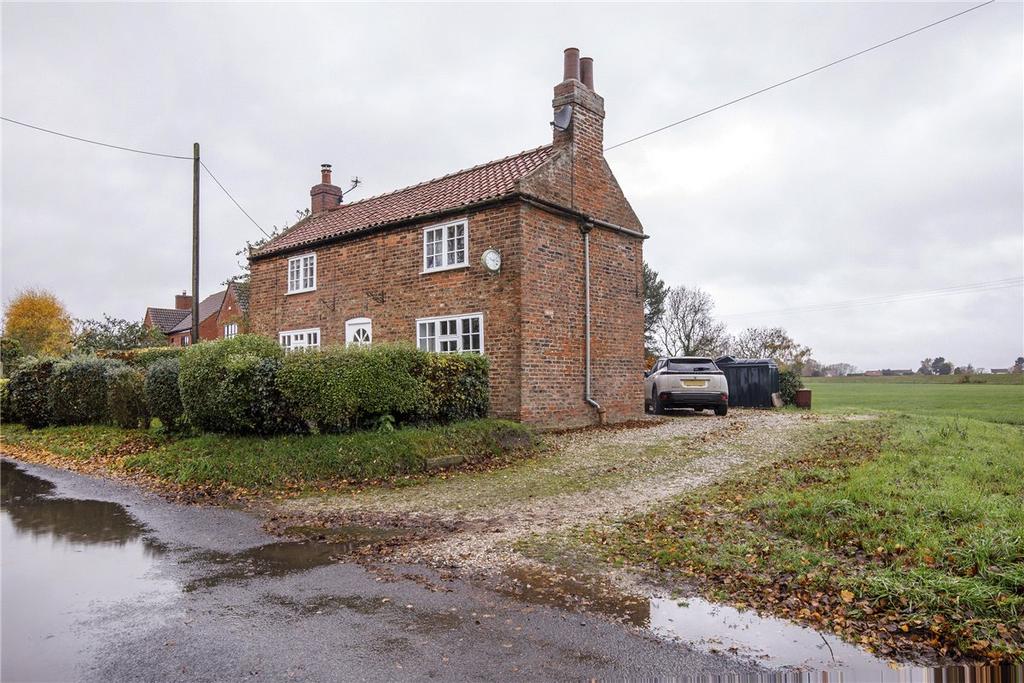 Wistow Lordship, Selby, North Yorkshire, YO8 3 bed detached house to